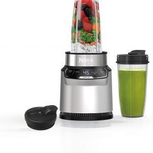 Ninja BN401 Nutri Pro - Batidora personal compacta, tecnología Auto-iQ, 1100 vatios máximos, para bebidas congeladas, batidos, salsas y más, con (2) tazas para llevar y tapas de boquilla, plata nube